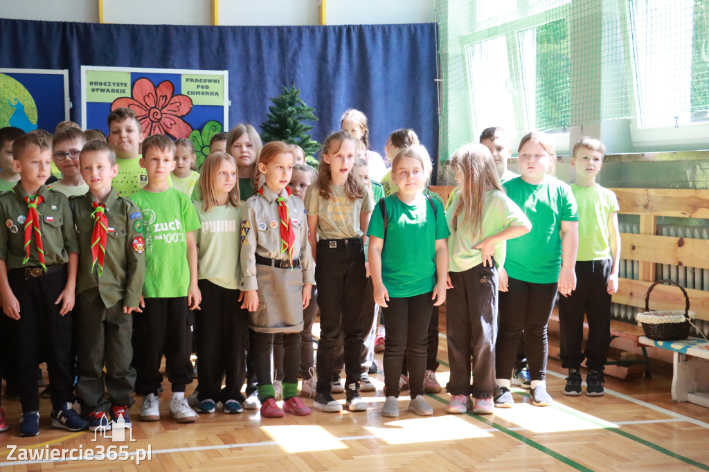 Fotorelacja: Oficjalne otwarcie „Pracowni pod chmurką” w Szkole Podstawowej nr 11 w Zawierciu - Marciszowie