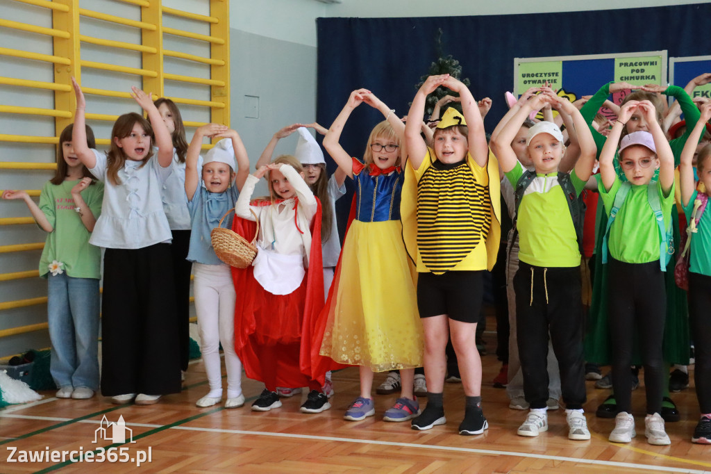 Fotorelacja: Oficjalne otwarcie „Pracowni pod chmurką” w Szkole Podstawowej nr 11 w Zawierciu - Marciszowie