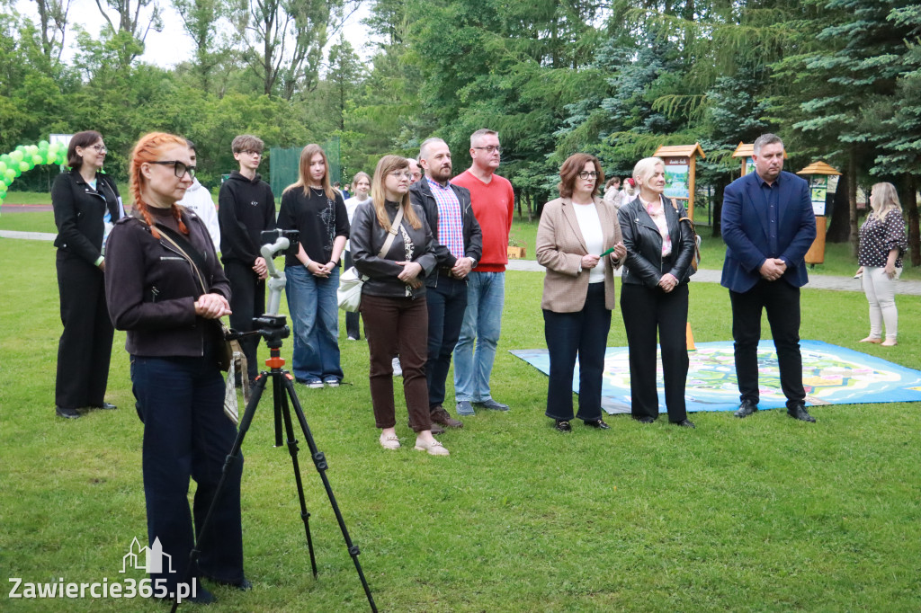 Fotorelacja: Oficjalne otwarcie „Pracowni pod chmurką” w Szkole Podstawowej nr 11 w Zawierciu - Marciszowie