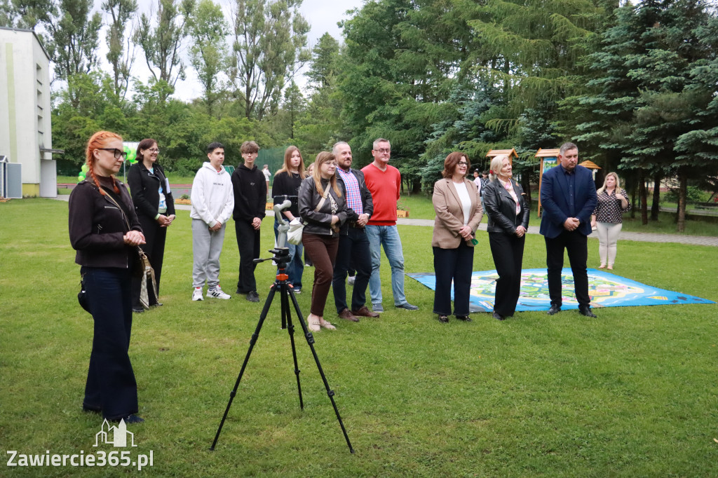 Fotorelacja: Oficjalne otwarcie „Pracowni pod chmurką” w Szkole Podstawowej nr 11 w Zawierciu - Marciszowie