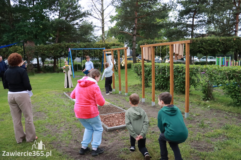 Fotorelacja: Oficjalne otwarcie „Pracowni pod chmurką” w Szkole Podstawowej nr 11 w Zawierciu - Marciszowie