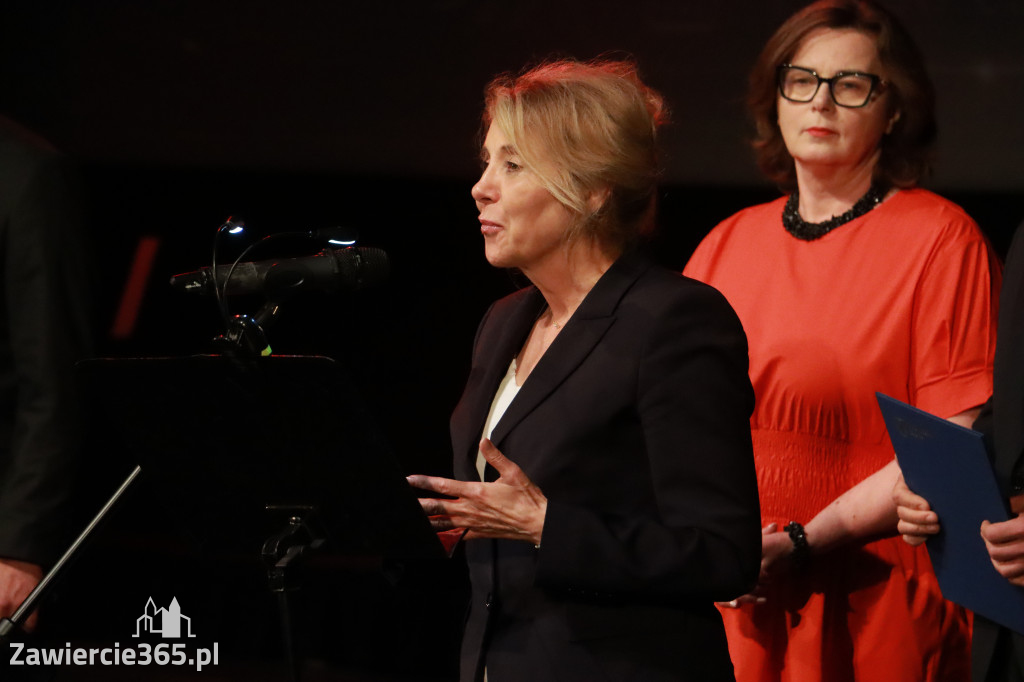 Fotorelacja: Gala z okazji jubileuszu 100-lecia OSP Marciszów w MOK Zawierciu