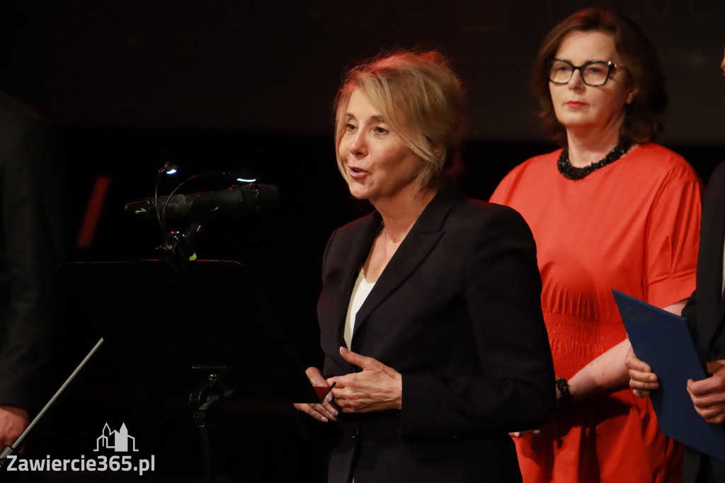 Fotorelacja: Gala z okazji jubileuszu 100-lecia OSP Marciszów w MOK Zawierciu