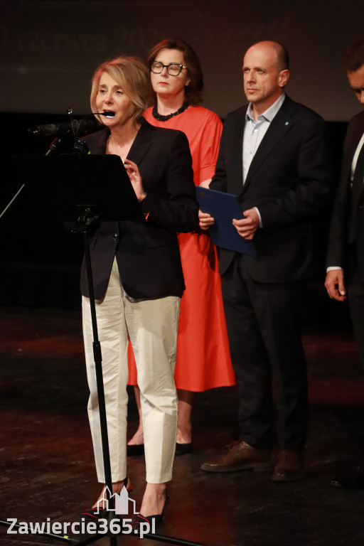 Fotorelacja: Gala z okazji jubileuszu 100-lecia OSP Marciszów w MOK Zawierciu
