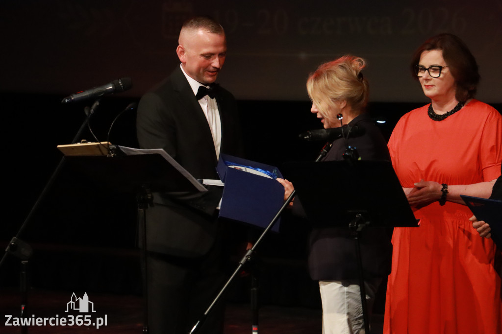 Fotorelacja: Gala z okazji jubileuszu 100-lecia OSP Marciszów w MOK Zawierciu
