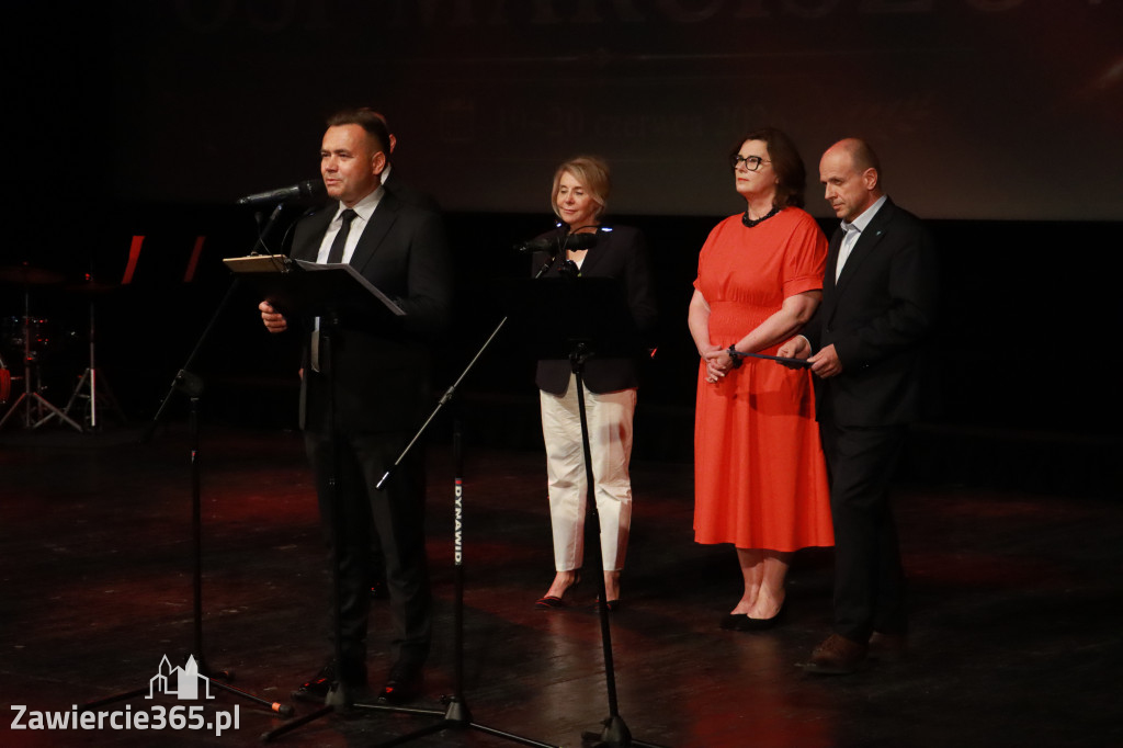Fotorelacja: Gala z okazji jubileuszu 100-lecia OSP Marciszów w MOK Zawierciu