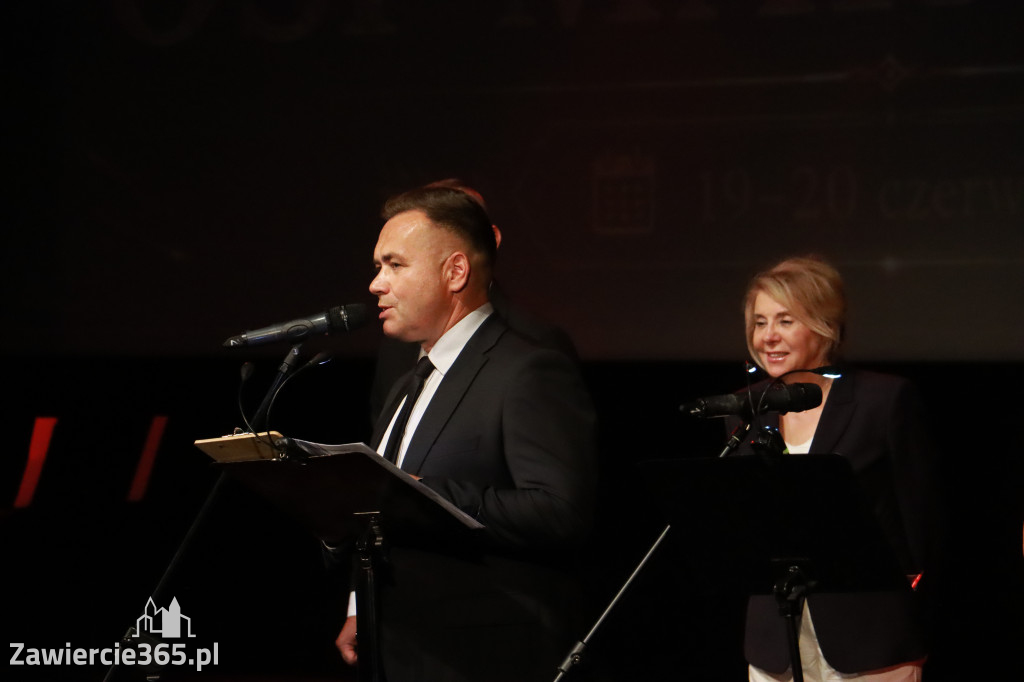 Fotorelacja: Gala z okazji jubileuszu 100-lecia OSP Marciszów w MOK Zawierciu