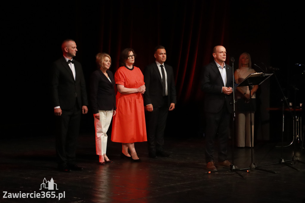 Fotorelacja: Gala z okazji jubileuszu 100-lecia OSP Marciszów w MOK Zawierciu