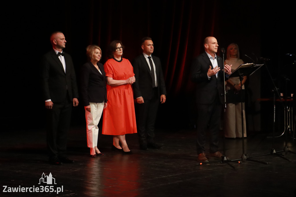 Fotorelacja: Gala z okazji jubileuszu 100-lecia OSP Marciszów w MOK Zawierciu