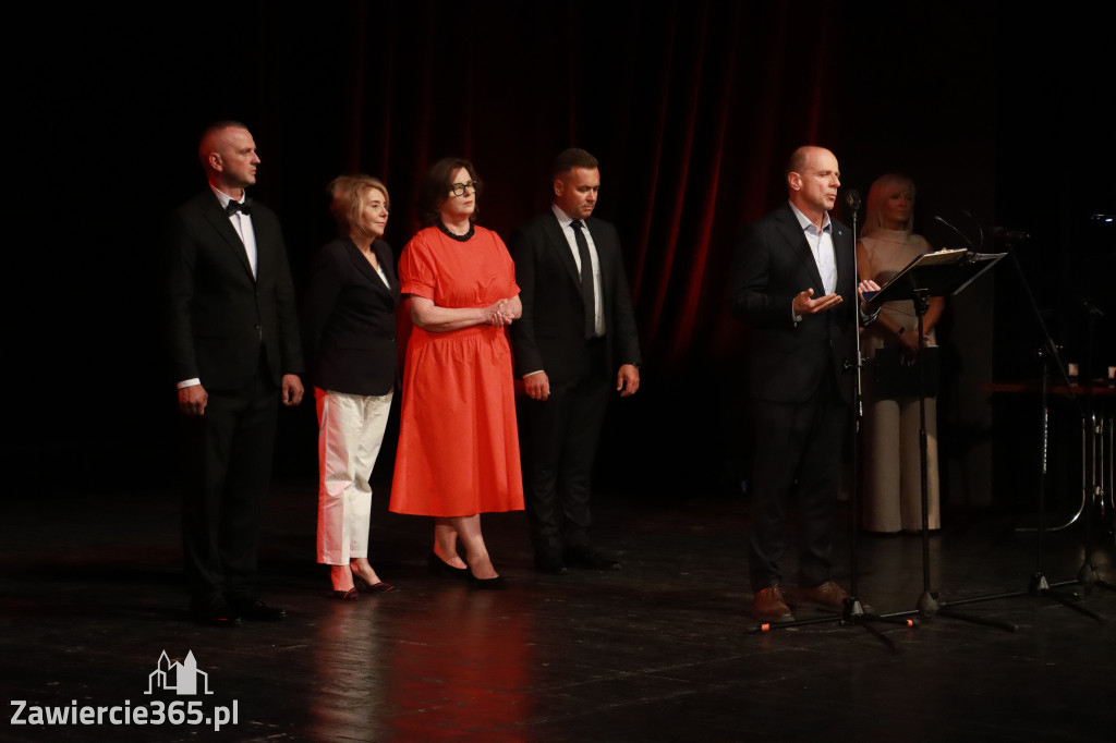 Fotorelacja: Gala z okazji jubileuszu 100-lecia OSP Marciszów w MOK Zawierciu