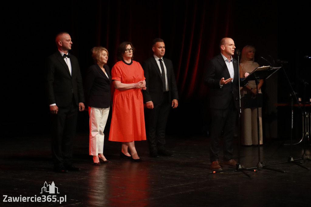 Fotorelacja: Gala z okazji jubileuszu 100-lecia OSP Marciszów w MOK Zawierciu