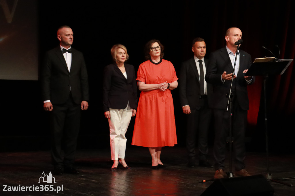 Fotorelacja: Gala z okazji jubileuszu 100-lecia OSP Marciszów w MOK Zawierciu