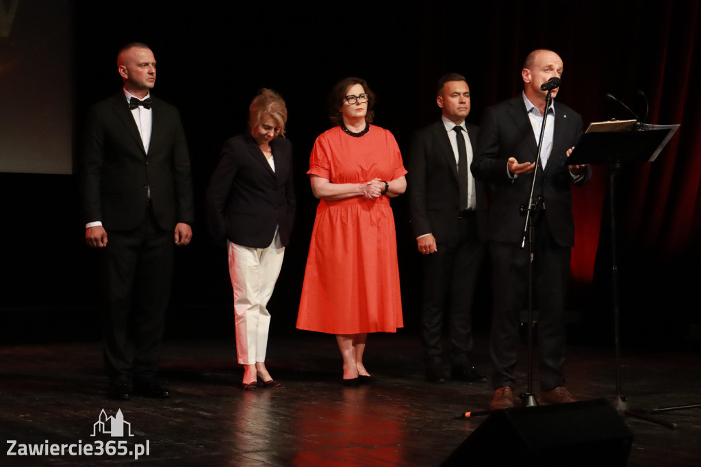 Fotorelacja: Gala z okazji jubileuszu 100-lecia OSP Marciszów w MOK Zawierciu