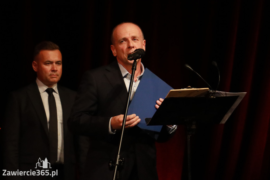 Fotorelacja: Gala z okazji jubileuszu 100-lecia OSP Marciszów w MOK Zawierciu