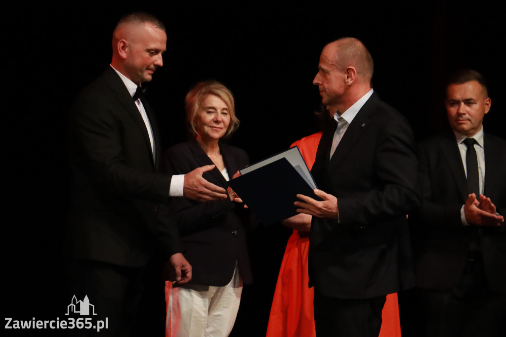 Fotorelacja: Gala z okazji jubileuszu 100-lecia OSP Marciszów w MOK Zawierciu