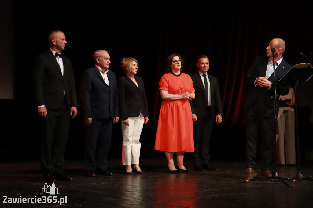 Fotorelacja: Gala z okazji jubileuszu 100-lecia OSP Marciszów w MOK Zawierciu