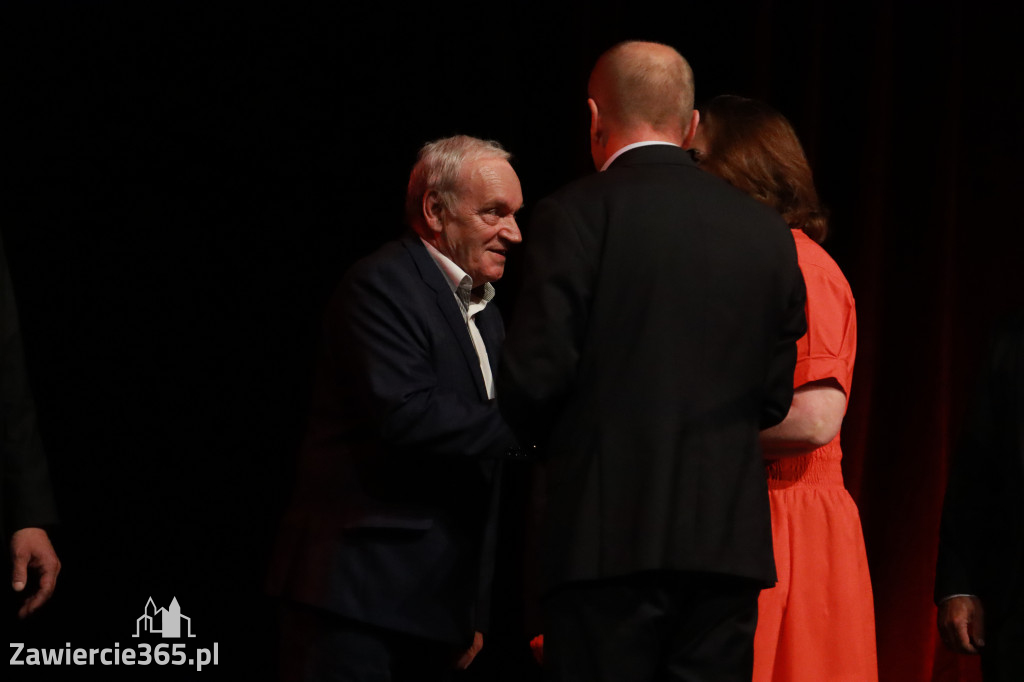 Fotorelacja: Gala z okazji jubileuszu 100-lecia OSP Marciszów w MOK Zawierciu