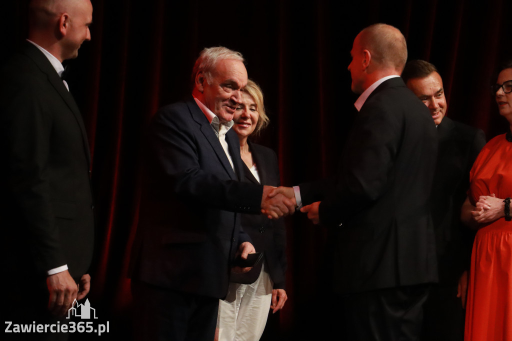 Fotorelacja: Gala z okazji jubileuszu 100-lecia OSP Marciszów w MOK Zawierciu