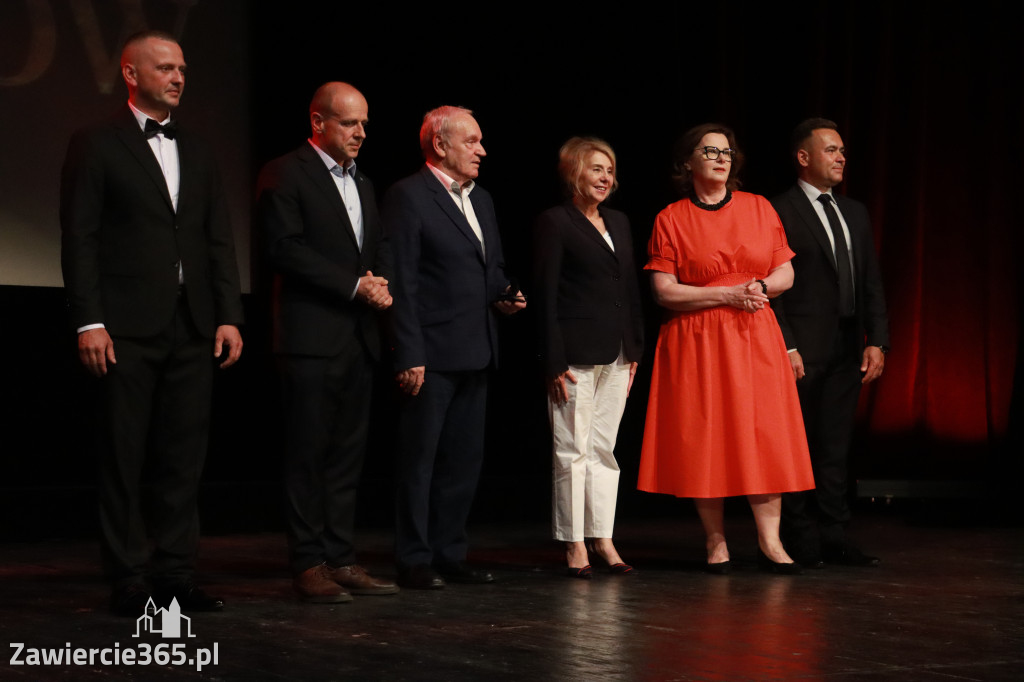 Fotorelacja: Gala z okazji jubileuszu 100-lecia OSP Marciszów w MOK Zawierciu