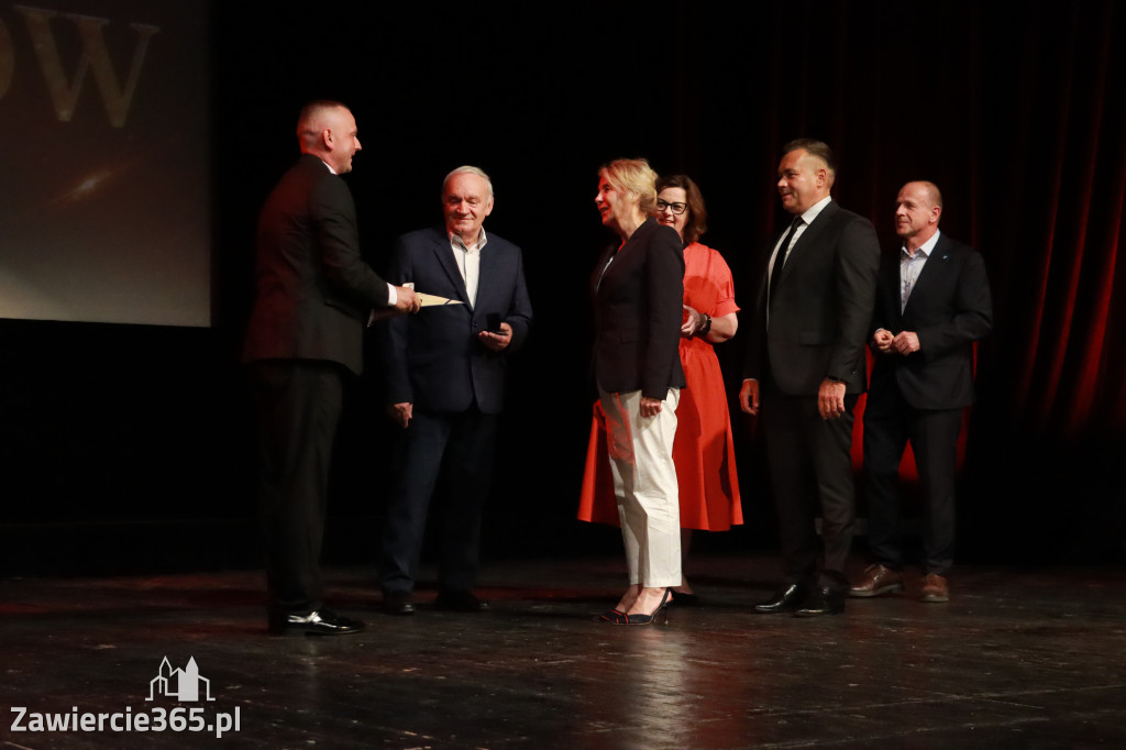 Fotorelacja: Gala z okazji jubileuszu 100-lecia OSP Marciszów w MOK Zawierciu