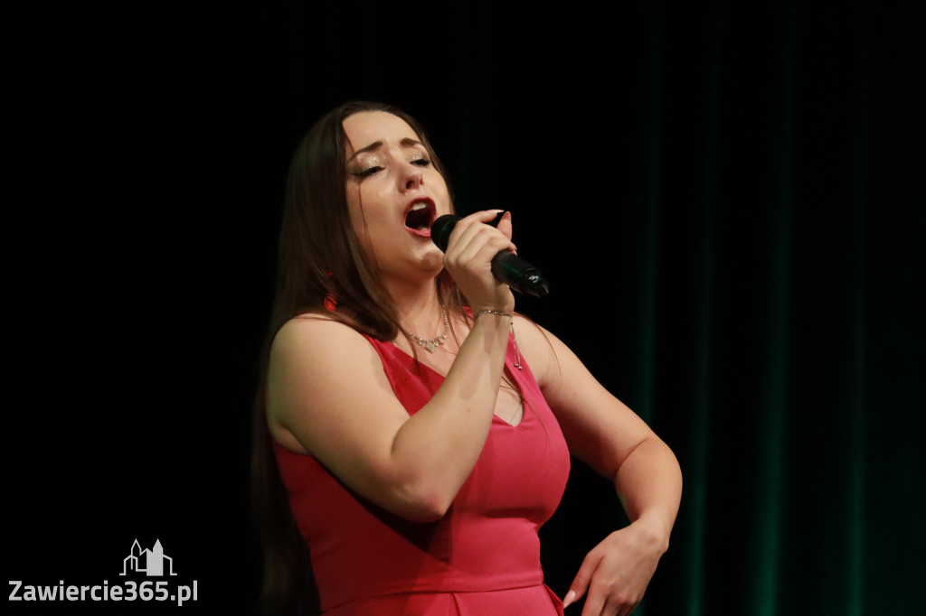 Fotorelacja: Gala z okazji jubileuszu 100-lecia OSP Marciszów w MOK Zawierciu