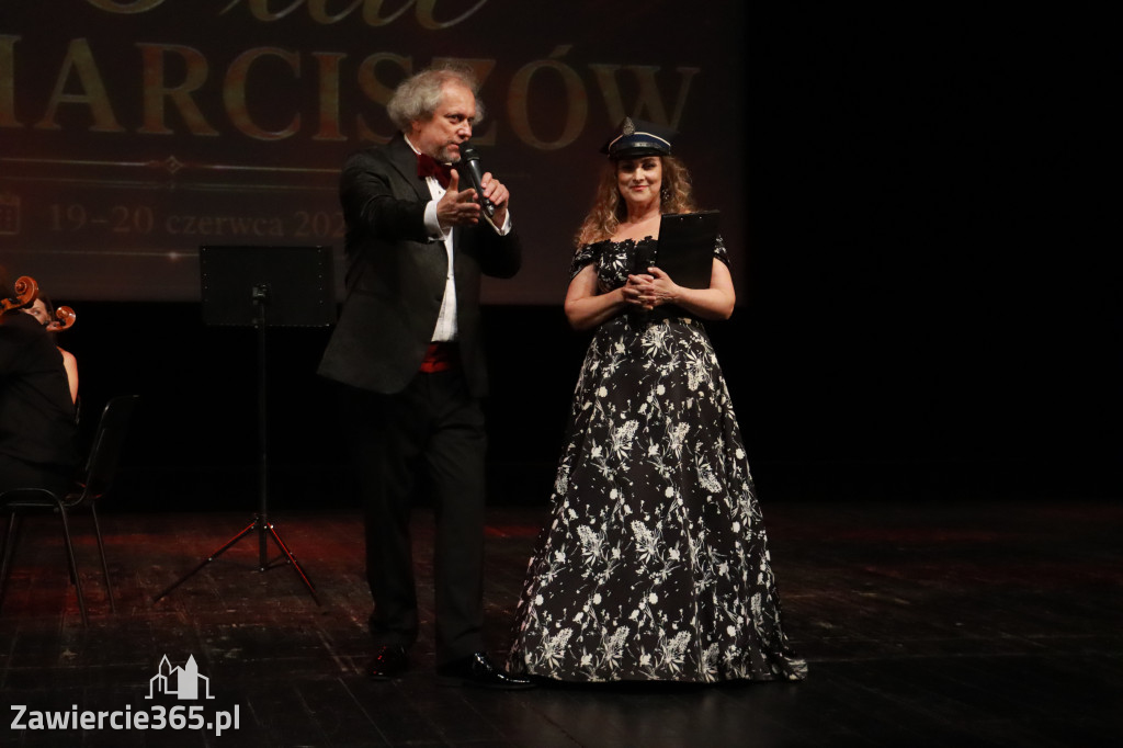 Fotorelacja: Gala z okazji jubileuszu 100-lecia OSP Marciszów w MOK Zawierciu