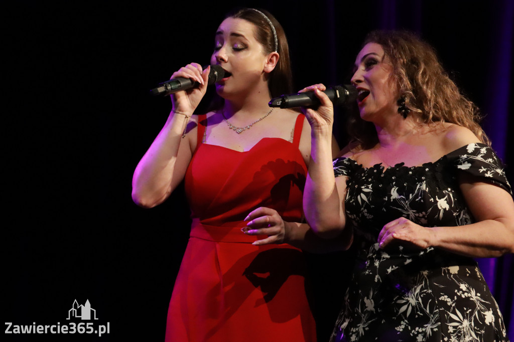 Fotorelacja: Gala z okazji jubileuszu 100-lecia OSP Marciszów w MOK Zawierciu