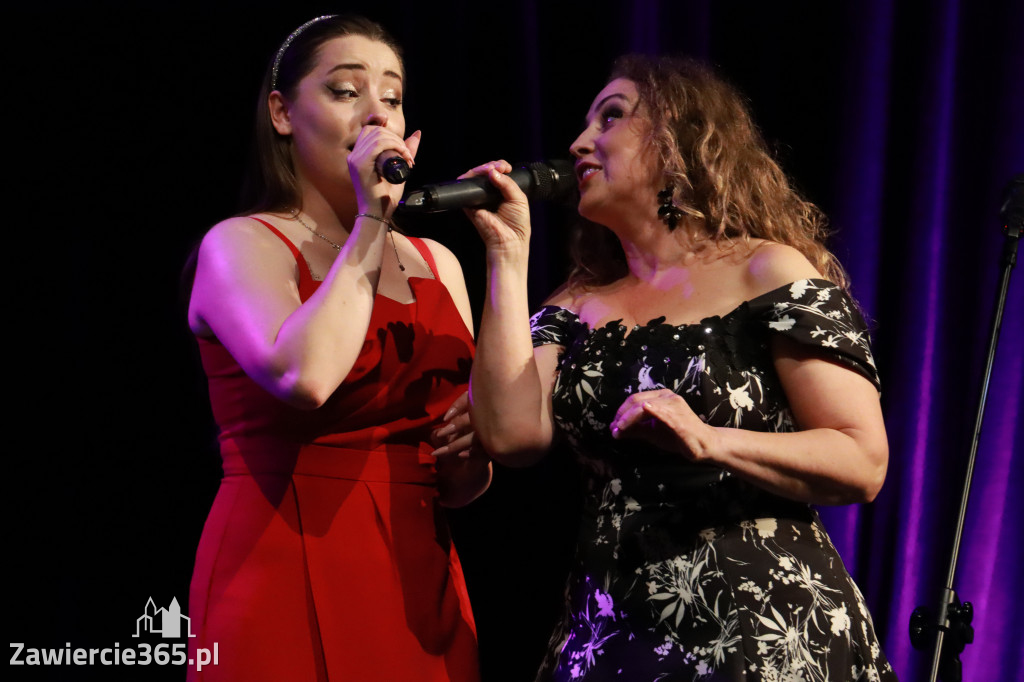 Fotorelacja: Gala z okazji jubileuszu 100-lecia OSP Marciszów w MOK Zawierciu