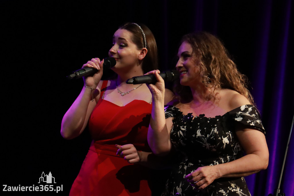 Fotorelacja: Gala z okazji jubileuszu 100-lecia OSP Marciszów w MOK Zawierciu