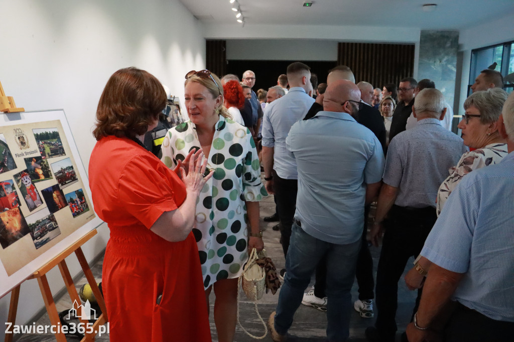 Fotorelacja: Gala z okazji jubileuszu 100-lecia OSP Marciszów w MOK Zawierciu