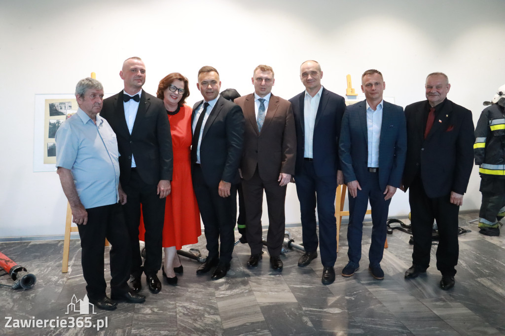Fotorelacja: Gala z okazji jubileuszu 100-lecia OSP Marciszów w MOK Zawierciu