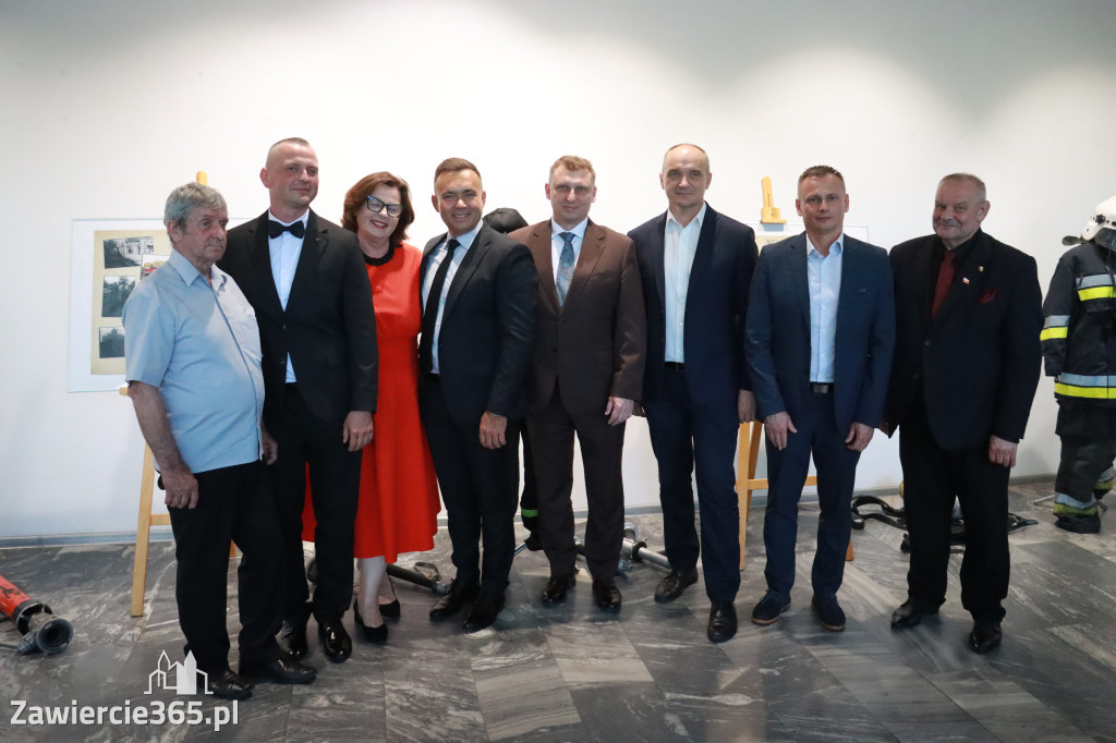 Fotorelacja: Gala z okazji jubileuszu 100-lecia OSP Marciszów w MOK Zawierciu