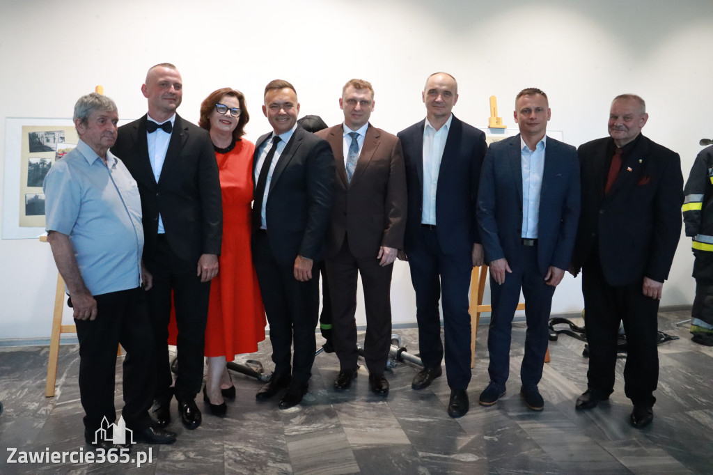Fotorelacja: Gala z okazji jubileuszu 100-lecia OSP Marciszów w MOK Zawierciu