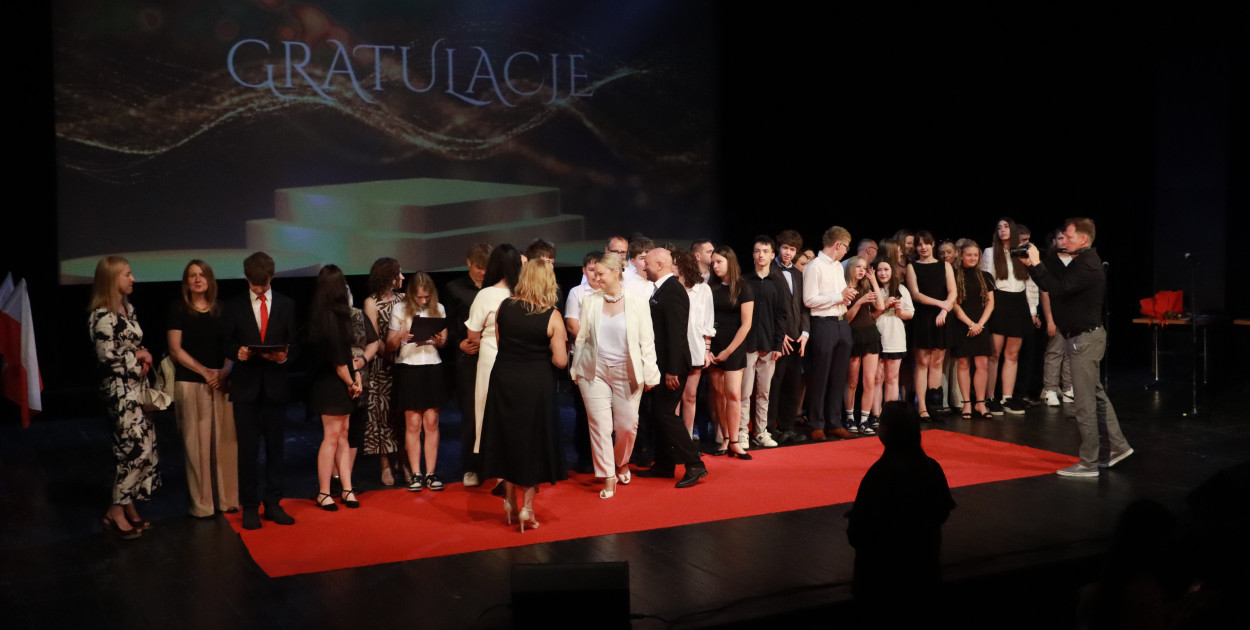 Fotorelacja: Zakończenie Roku Szkolnego - IV Gala Dwójki w MOK Zawiercie