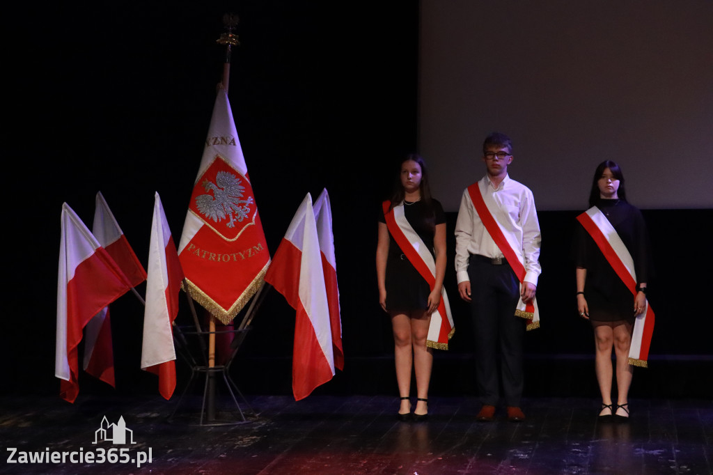 Fotorelacja: Zakończenie Roku Szkolnego - IV Gala Dwójki w MOK Zawiercie