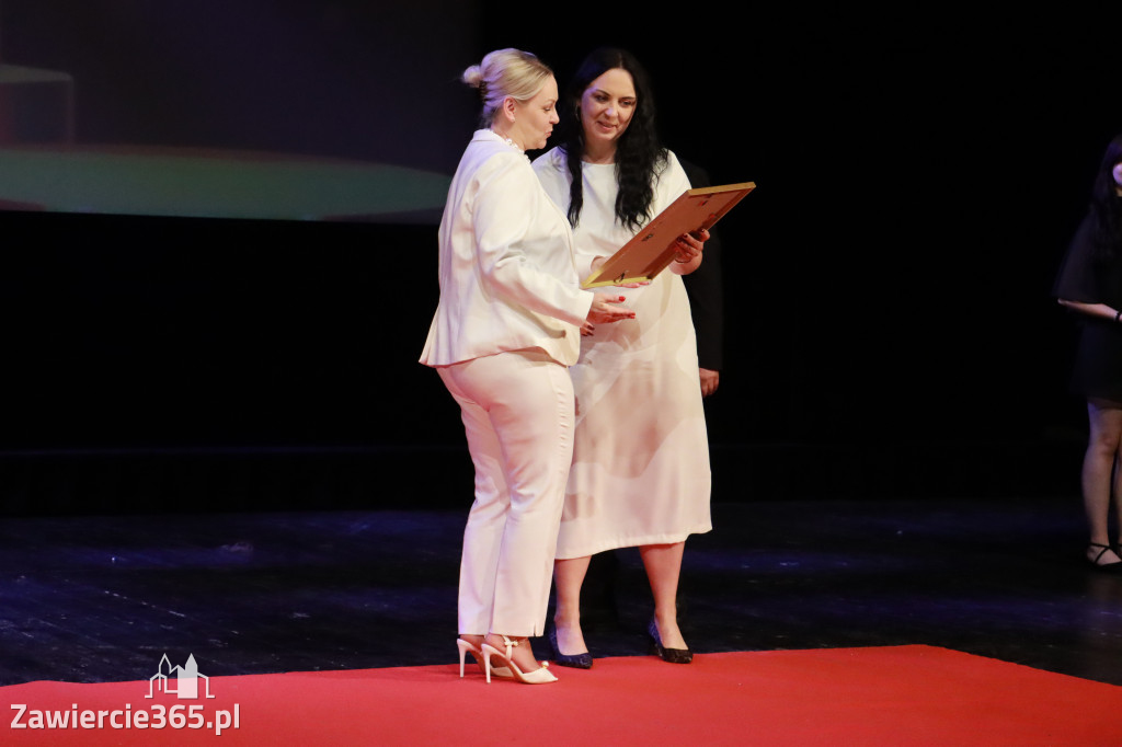 Fotorelacja: Zakończenie Roku Szkolnego - IV Gala Dwójki w MOK Zawiercie