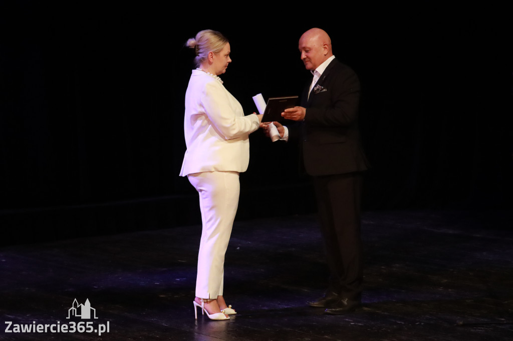 Fotorelacja: Zakończenie Roku Szkolnego - IV Gala Dwójki w MOK Zawiercie