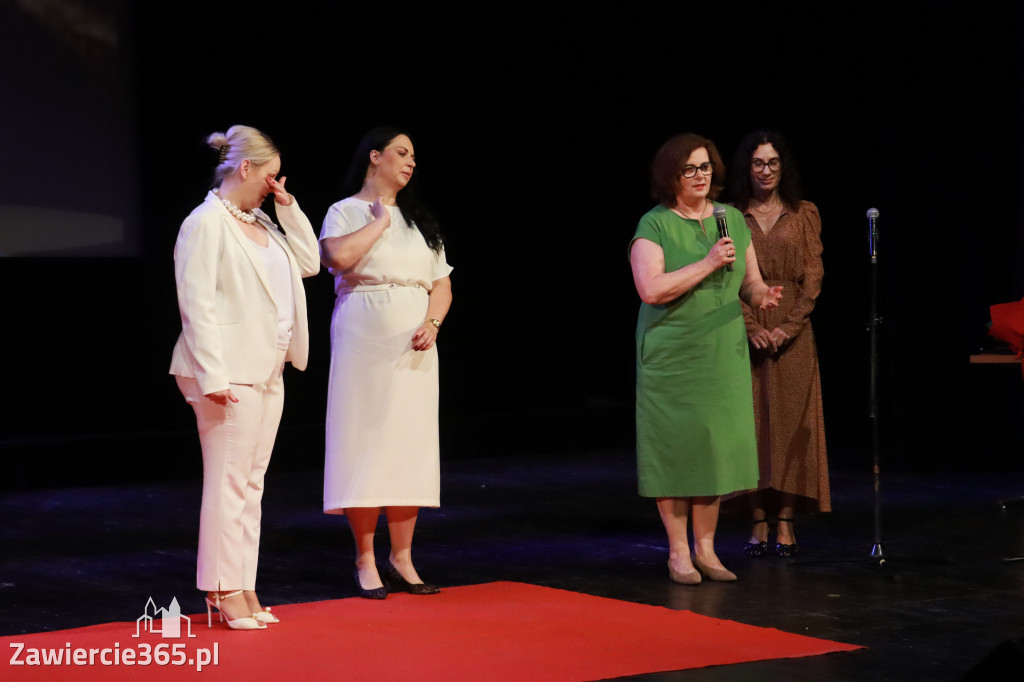 Fotorelacja: Zakończenie Roku Szkolnego - IV Gala Dwójki w MOK Zawiercie