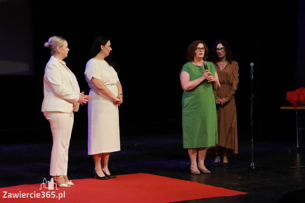 Fotorelacja: Zakończenie Roku Szkolnego - IV Gala Dwójki w MOK Zawiercie