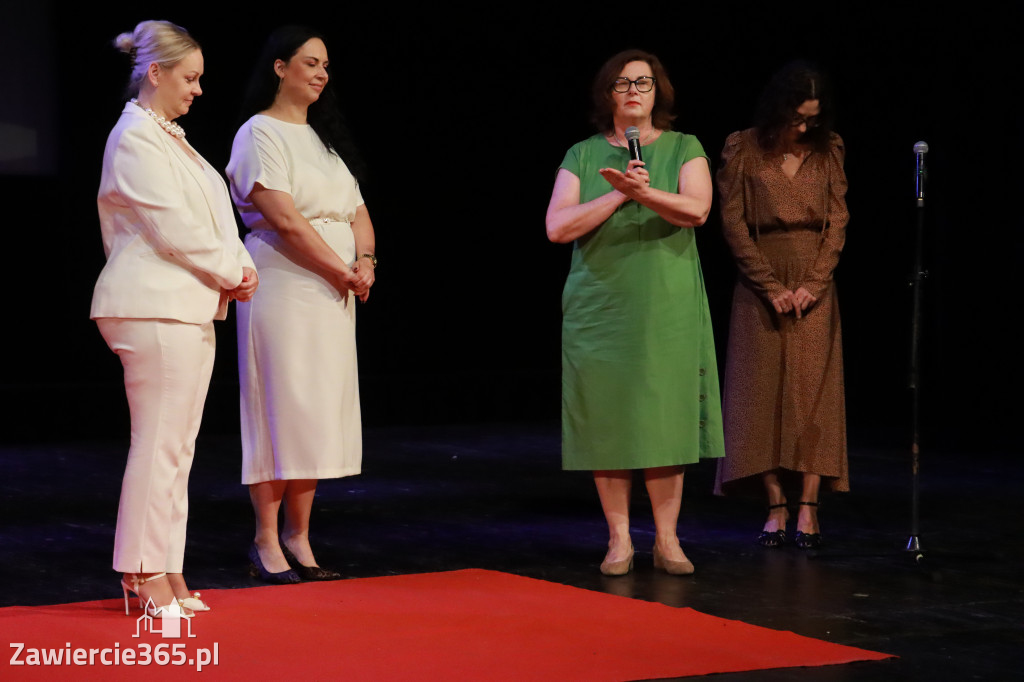 Fotorelacja: Zakończenie Roku Szkolnego - IV Gala Dwójki w MOK Zawiercie