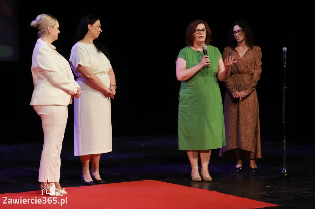 Fotorelacja: Zakończenie Roku Szkolnego - IV Gala Dwójki w MOK Zawiercie
