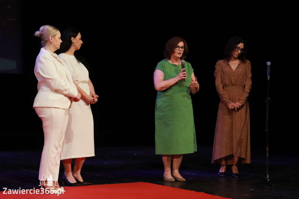 Fotorelacja: Zakończenie Roku Szkolnego - IV Gala Dwójki w MOK Zawiercie