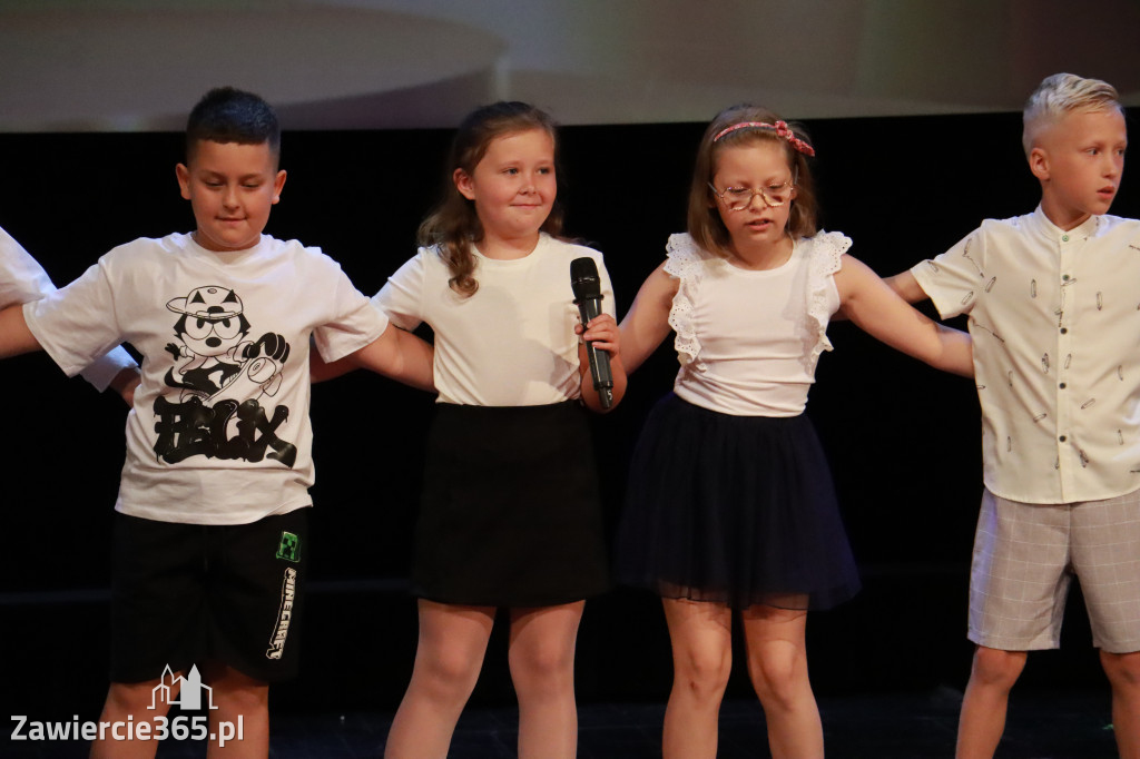 Fotorelacja: Zakończenie Roku Szkolnego - IV Gala Dwójki w MOK Zawiercie