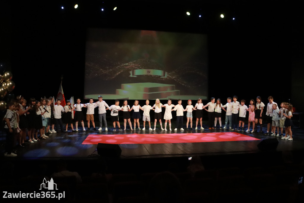 Fotorelacja: Zakończenie Roku Szkolnego - IV Gala Dwójki w MOK Zawiercie