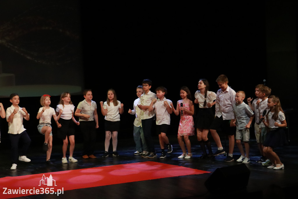 Fotorelacja: Zakończenie Roku Szkolnego - IV Gala Dwójki w MOK Zawiercie