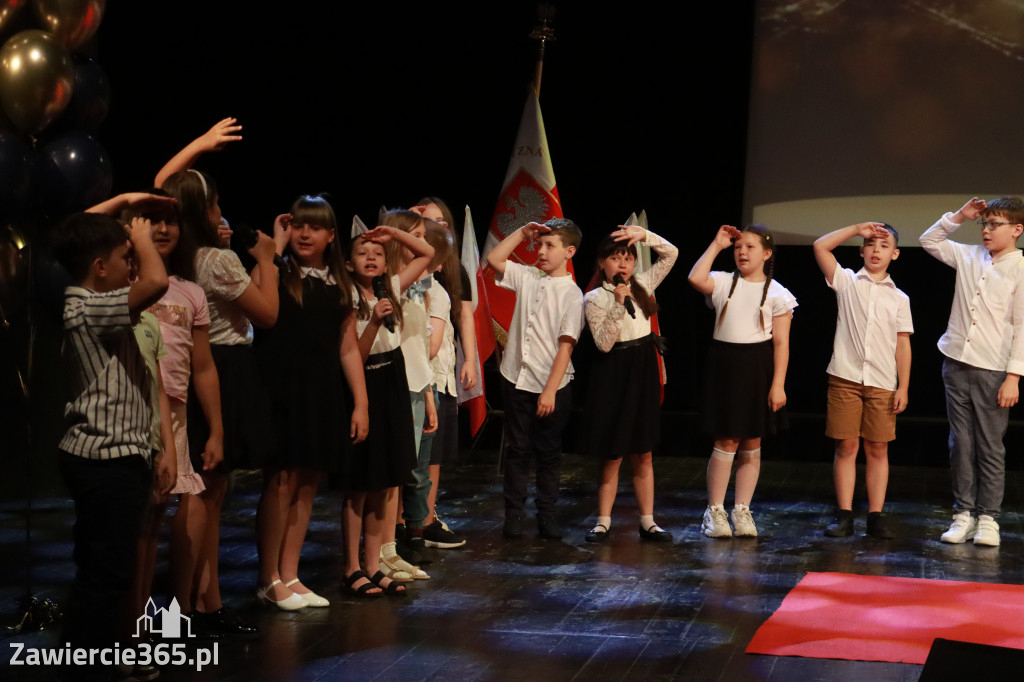 Fotorelacja: Zakończenie Roku Szkolnego - IV Gala Dwójki w MOK Zawiercie