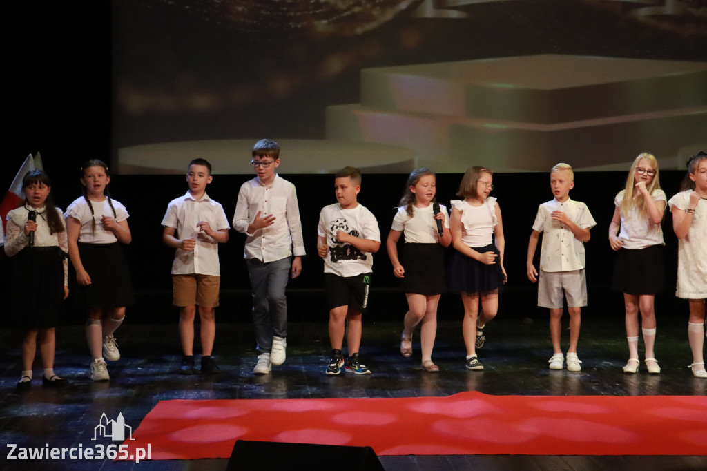 Fotorelacja: Zakończenie Roku Szkolnego - IV Gala Dwójki w MOK Zawiercie