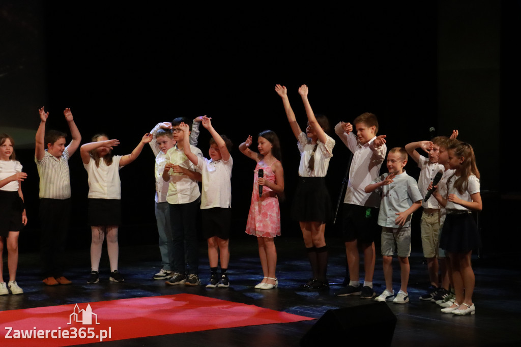 Fotorelacja: Zakończenie Roku Szkolnego - IV Gala Dwójki w MOK Zawiercie
