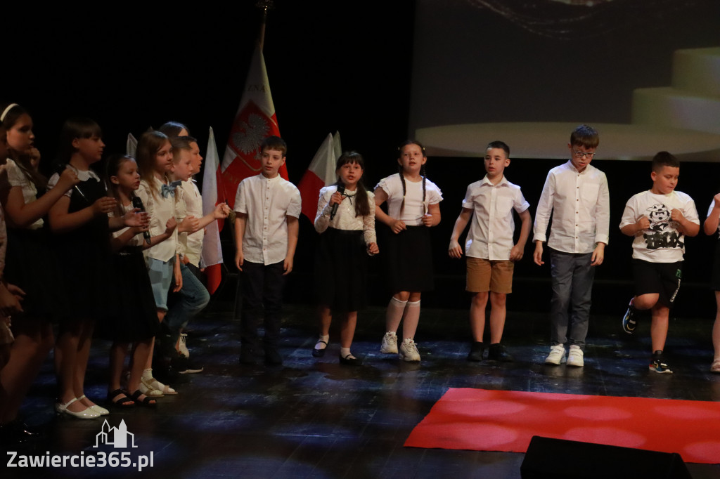 Fotorelacja: Zakończenie Roku Szkolnego - IV Gala Dwójki w MOK Zawiercie