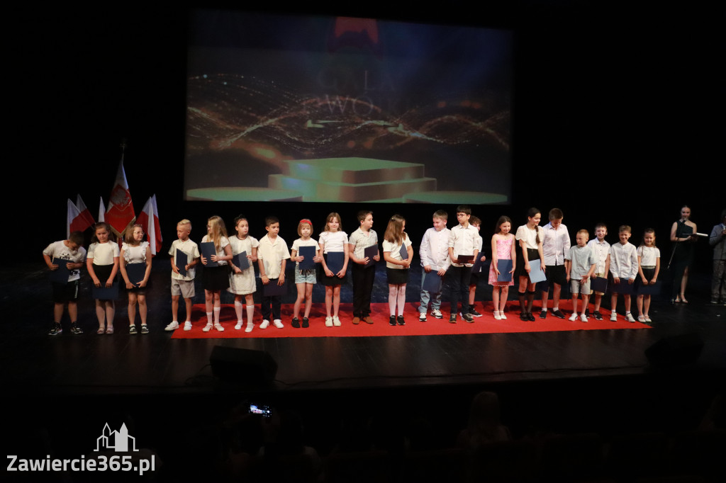 Fotorelacja: Zakończenie Roku Szkolnego - IV Gala Dwójki w MOK Zawiercie